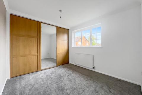 36 Broadhurst Drive, Kennington, Ashford, TN24 9RQ