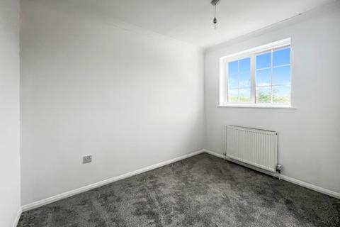 36 Broadhurst Drive, Kennington, Ashford, TN24 9RQ