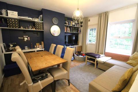 2 bedroom apartment for sale, London Road, East Grinstead