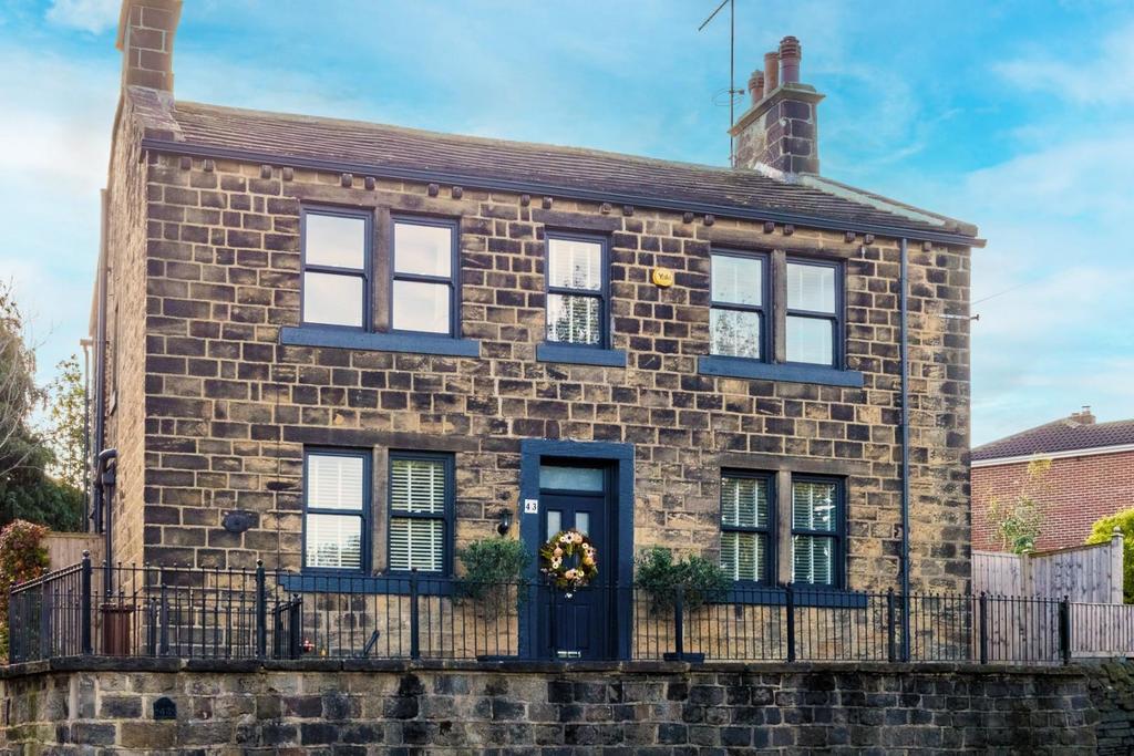 Carr Road, Calverley, 4 bed detached house for sale £600,000