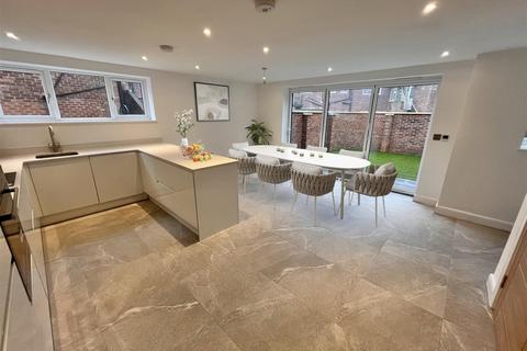 4 bedroom semi-detached house for sale, Buckingham Road, Wilmslow