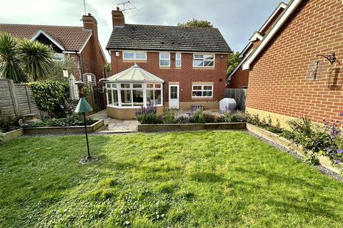 14 Langford Green, Hutton, Brentwood, CM13 1YJ