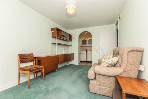 1 bedroom retirement property for sale - Gainsborough Lodge, South Farm Road, Worthing