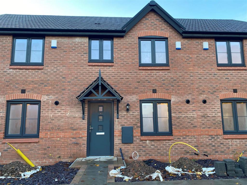 Victoria Avenue, Bloxwich, Walsall 3 bed house £1,300 pcm (£300 pw)