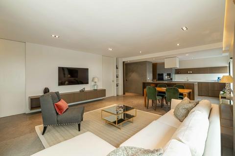 3 bedroom flat to rent, Babmaes Street, St James, SW1Y
