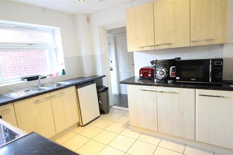 8 bedroom detached house to rent - *£130pppw Exc bills* Ingham Grove, Lenton, NG7 2LQ