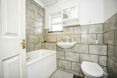 2 bedroom terraced house for sale, Bruces Wharf Road, Grays