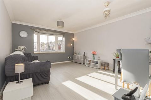 3 Heatherbank Close, Crayford, Dartford, DA1 3PN