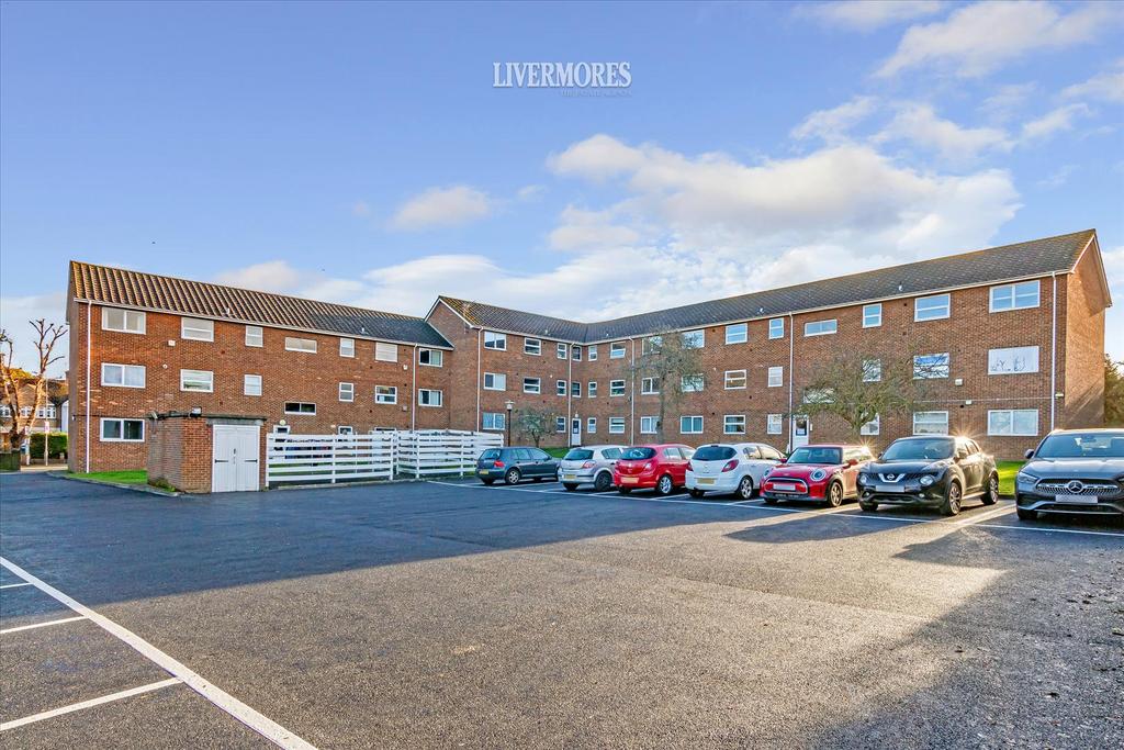Braemar, Station Road, Crayford, Kent 2 bed apartment for sale £260,000