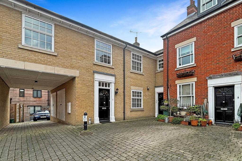 Oakleigh Court, Wivenhoe, Colchester, CO7 2 bed terraced house for sale