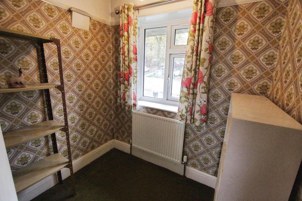 00a70ec4-Bedroom 203.JPG
