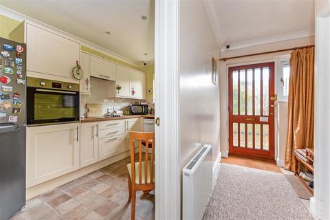 2 bedroom bungalow for sale - Winchester Road, Andover