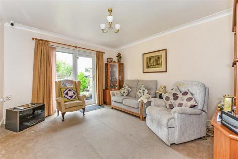 2 bedroom bungalow for sale - Winchester Road, Andover