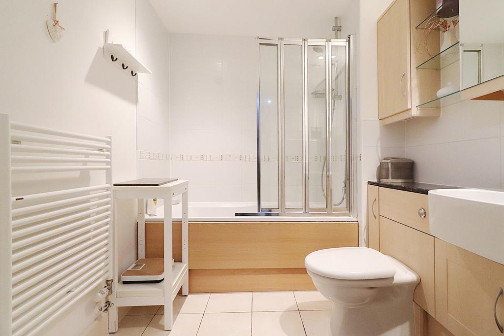 Rectory Road, Beckenham 2 bed flat for sale £550,000