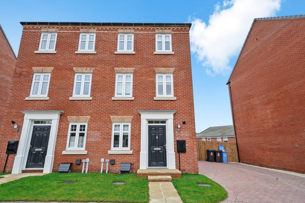 Ash Close, Oughtibridge, Sheffield, South Yorkshire, S35 3 bed semi