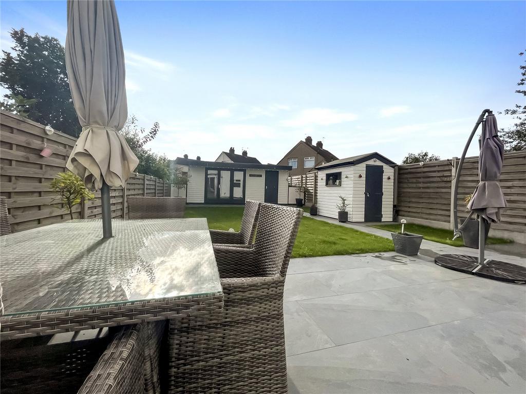 Falconwood Avenue, Welling, Kent, DA16 5 bed semidetached house for sale £625,000