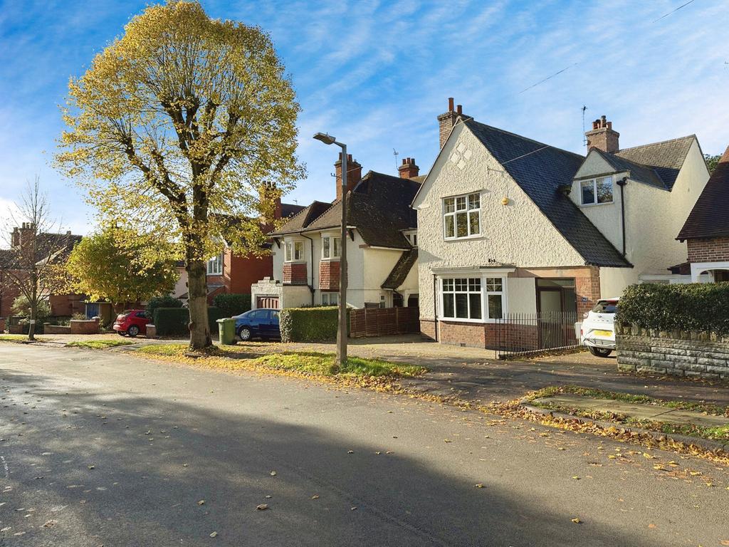Letchworth Road, Western Park, LE3 4 bed link detached house for sale