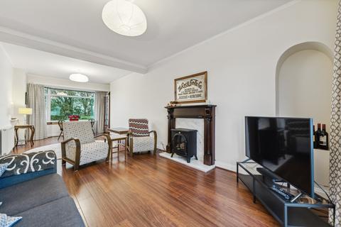 120 Hillview Drive, Clarkston, Glasgow, G76 7LB
