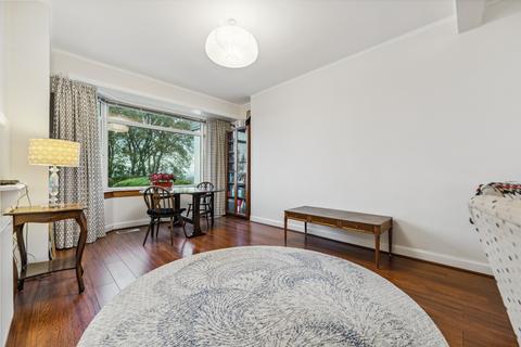 120 Hillview Drive, Clarkston, Glasgow, G76 7LB