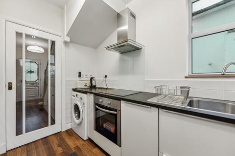 120 Hillview Drive, Clarkston, Glasgow, G76 7LB