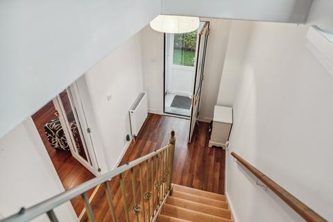 120 Hillview Drive, Clarkston, Glasgow, G76 7LB