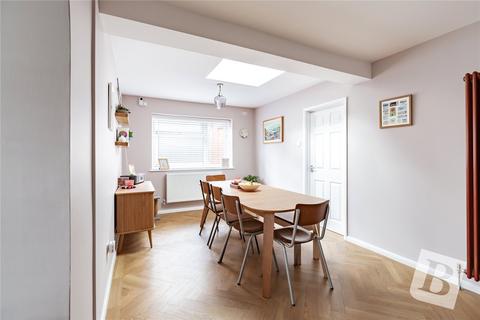 1 Sunning Hill, Northfleet, Gravesend, DA11 8AH