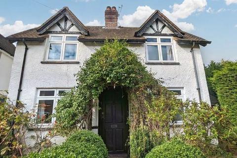 4 bedroom detached house for sale - Beacon Hill Road, Beacon Hill, Hindhead, Surrey, GU26 6NR