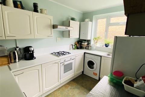 3 Iona Close, London, SE6 4YL