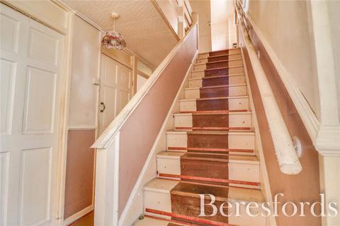 10 Clematis Close, Romford, RM3 8JL