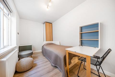 Studio to rent, Paddington W2