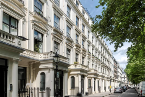 Studio to rent, 5 Queen's Gardens, London W2
