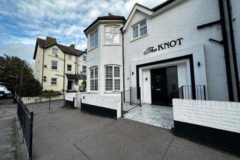 2 bedroom apartment for sale, Beach Road, Westgate-On-Sea, Kent, CT8