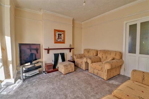 Flat 1, 28 Beach Road, Clacton-on-sea, CO15 1UE