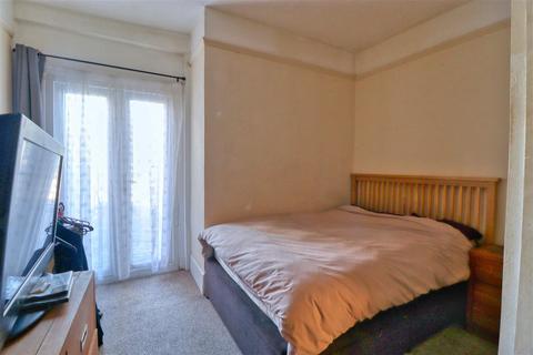 Flat 1, 28 Beach Road, Clacton-on-sea, CO15 1UE