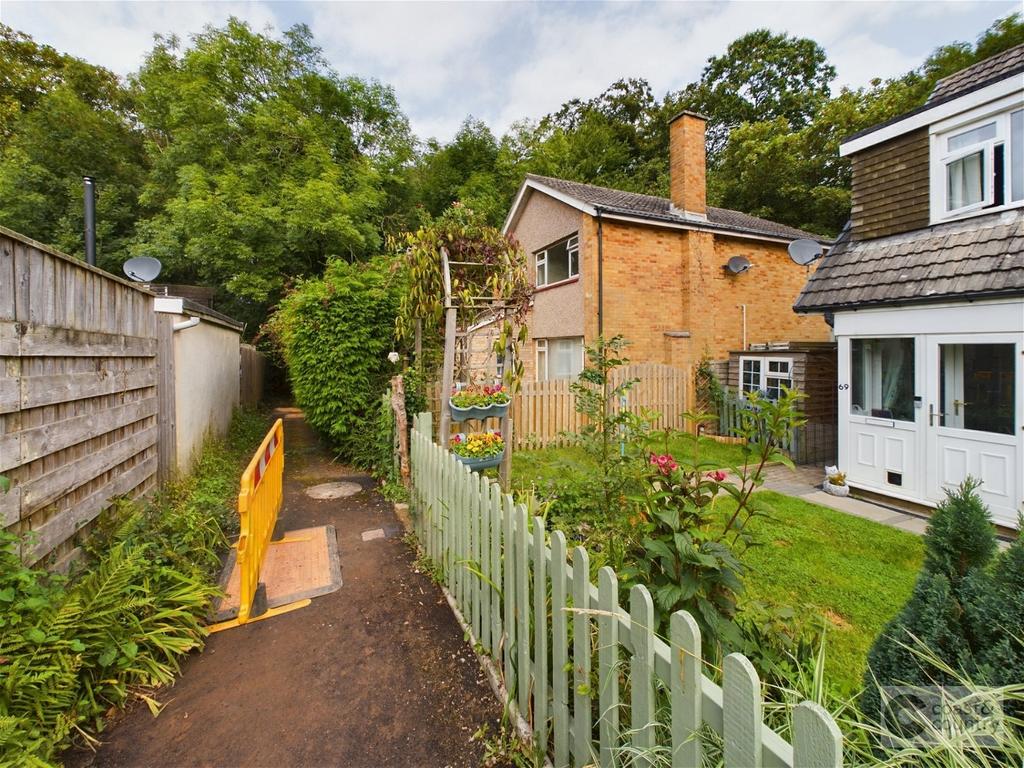 Kingsdown Crescent, Dawlish 3 bed detached house for sale £300,000