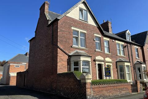 4 bedroom semi-detached house for sale, South View, Jarrow, Tyne and Wear, NE32 5JP