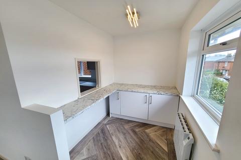 2 bedroom flat for sale, Junction Road, Totton SO40