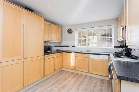 24 Winter Gardens, Crawley, RH11 8RB