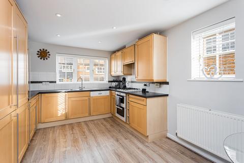 24 Winter Gardens, Crawley, RH11 8RB