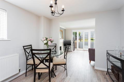 24 Winter Gardens, Crawley, RH11 8RB