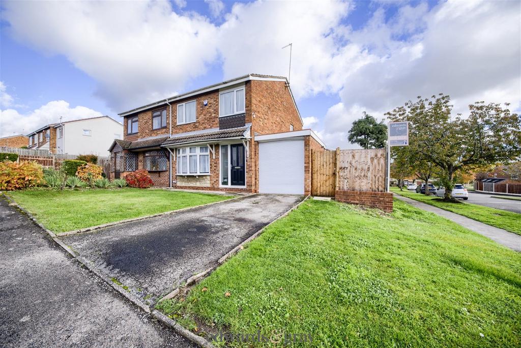 Newby Grove, Fordbridge, Birmingham, B37 6QR 3 bed semidetached house