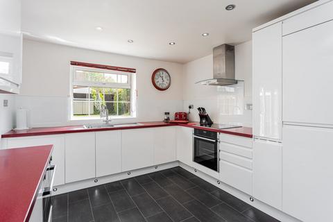 4 bedroom end of terrace house for sale, Highams Hill, Crawley RH11