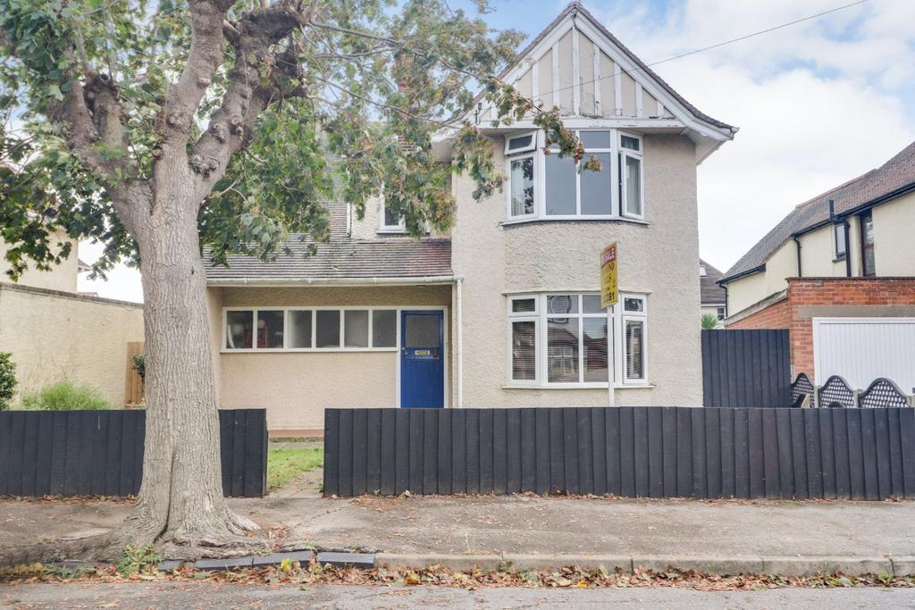 Princes Road, Felixstowe 4 bed detached house for sale £450,000
