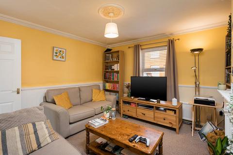 6 West Street, Crawley, RH11 8AW