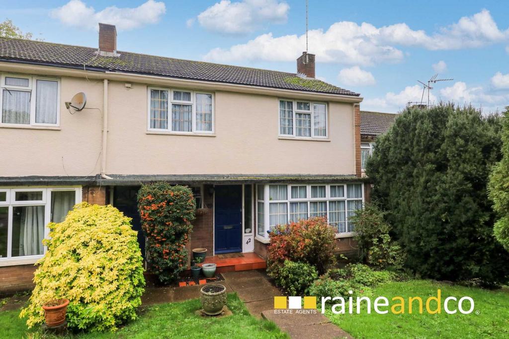 Hillcrest, Hatfield 3 bed terraced house for sale £350,000