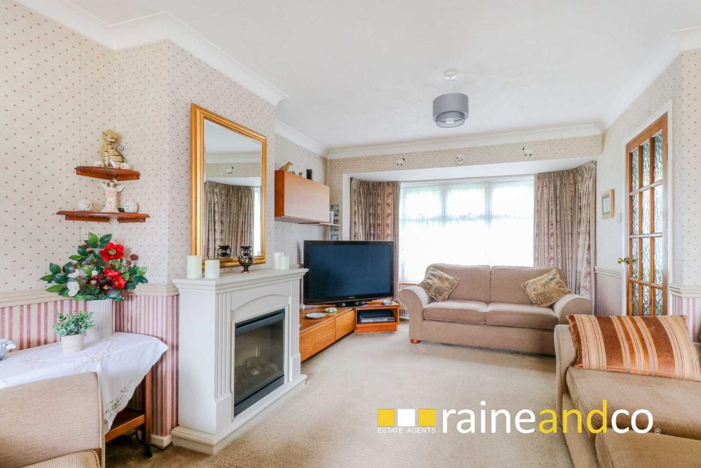 Hillcrest, Hatfield 3 bed terraced house for sale £350,000