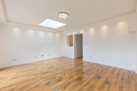 4 bedroom end of terrace house for sale - Crawley, Crawley RH11