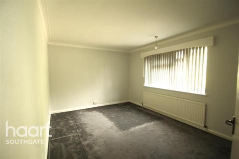 2 bedroom flat to rent - Chase Side, N14