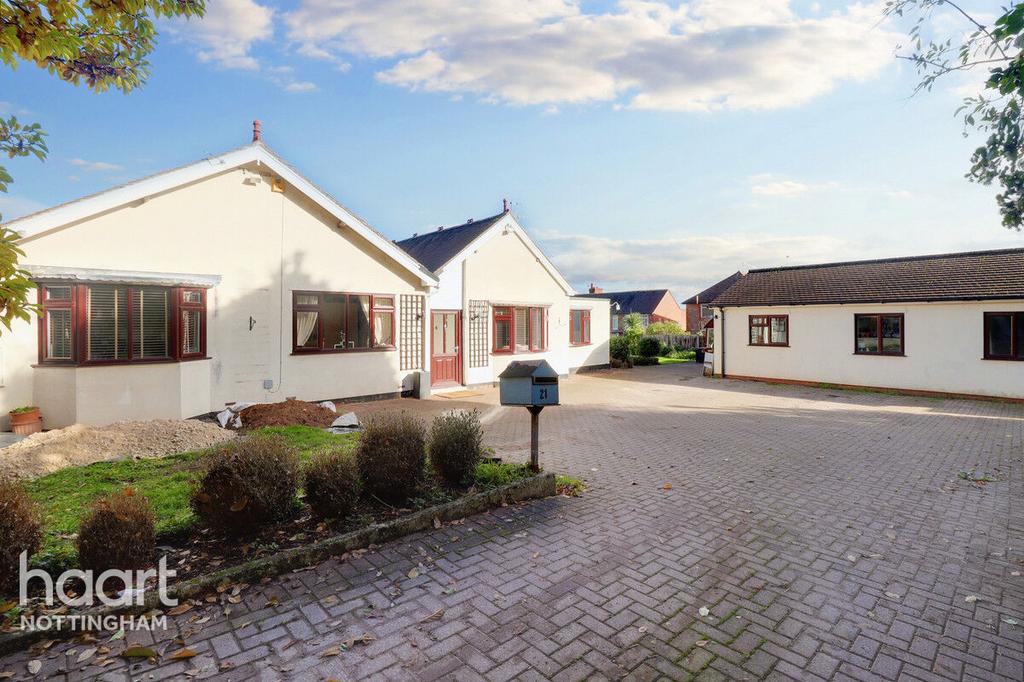 Westdale Crescent, Carlton 4 bed bungalow for sale £550,000