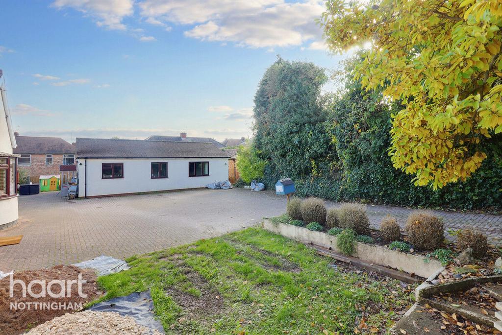 Westdale Crescent, Carlton 4 bed bungalow for sale £550,000
